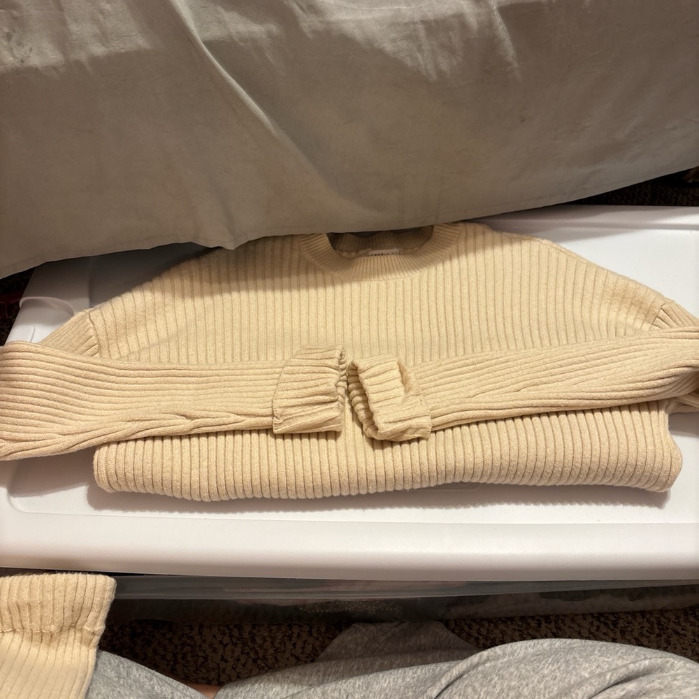 Sweater and flare pants outfit